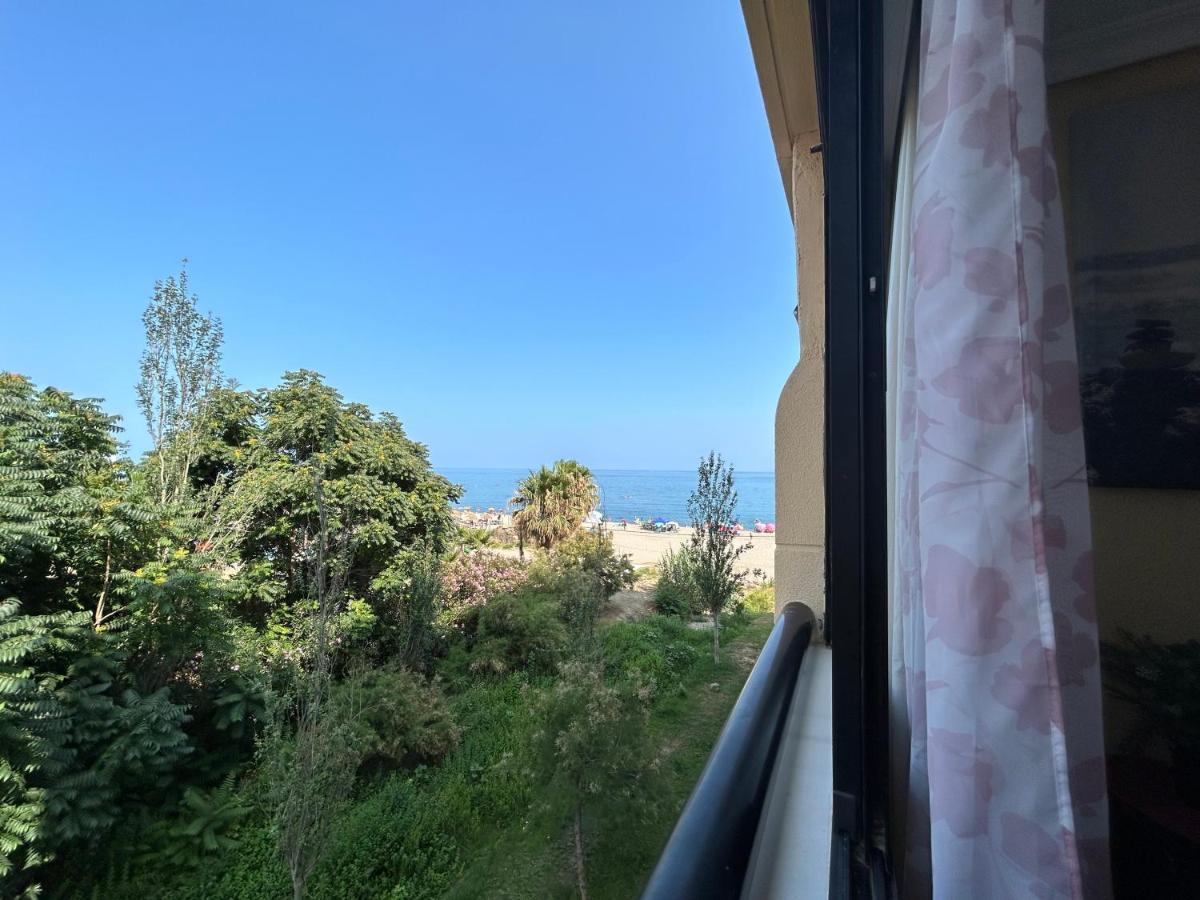 Apartment With Beach Views Фуенхірола Екстер'єр фото
