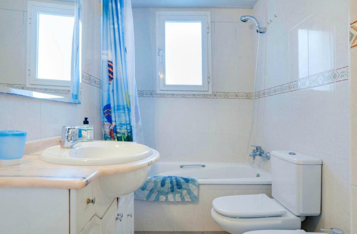 Apartment With Beach Views Фуенхірола Екстер'єр фото